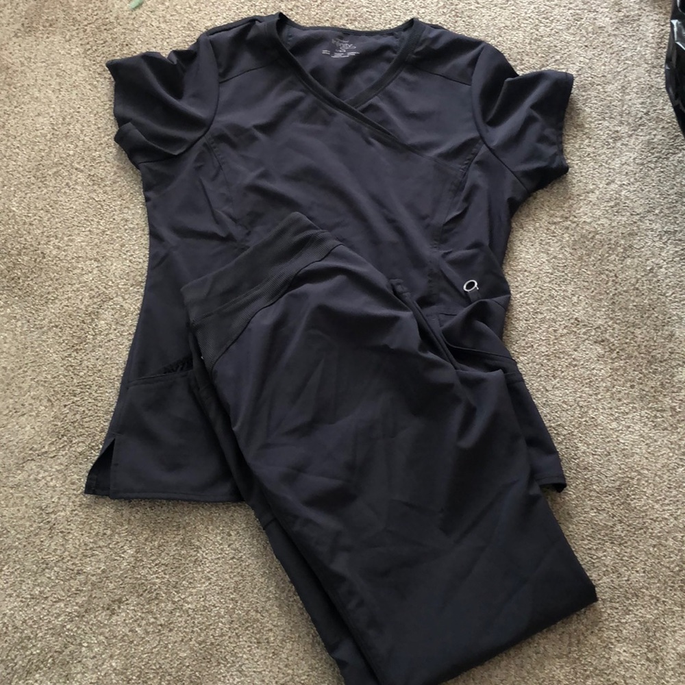 Scrub set